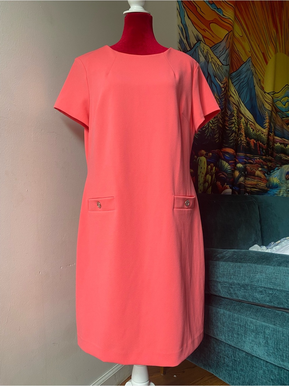 Women's Pink Short-Sleeve Shift Dress with Pocket Detail